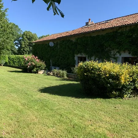 Domaine De فندق مبيت وإفطار *